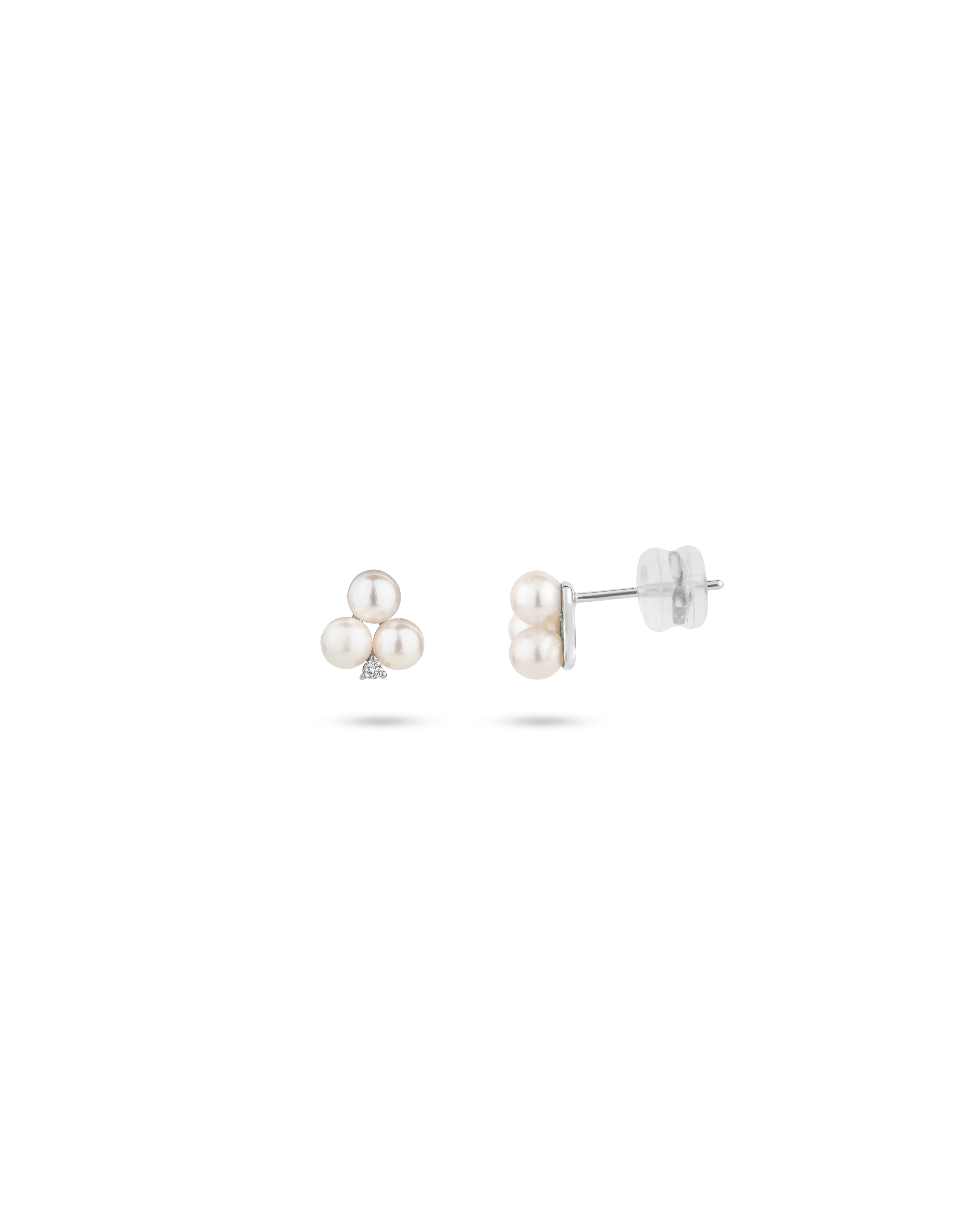 Cluster Stud Earrings with 2.5 carats of Akoya Pearls set in platinum 950