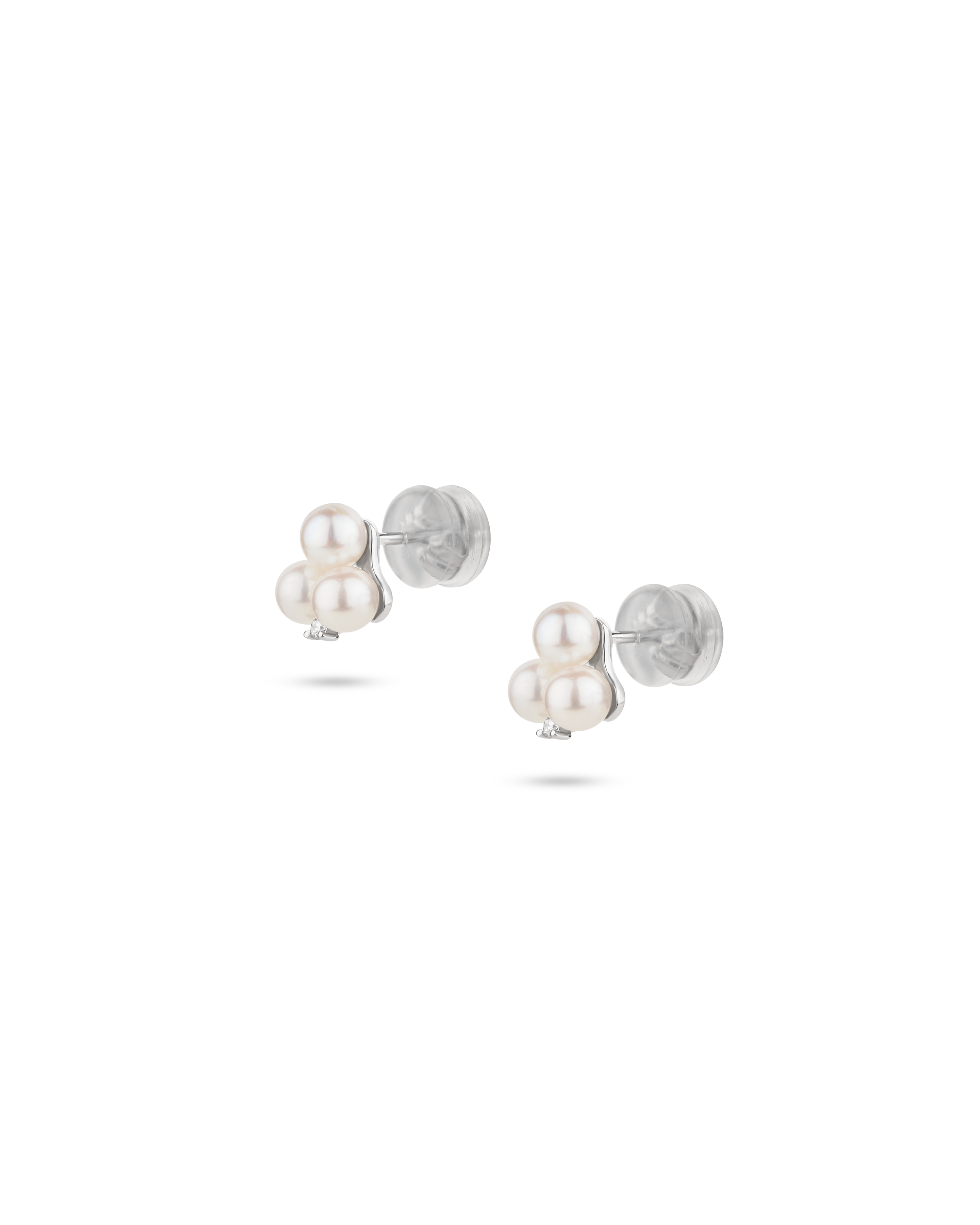 Cluster Stud Earrings with 2.5 carats of Akoya Pearls set in platinum 950