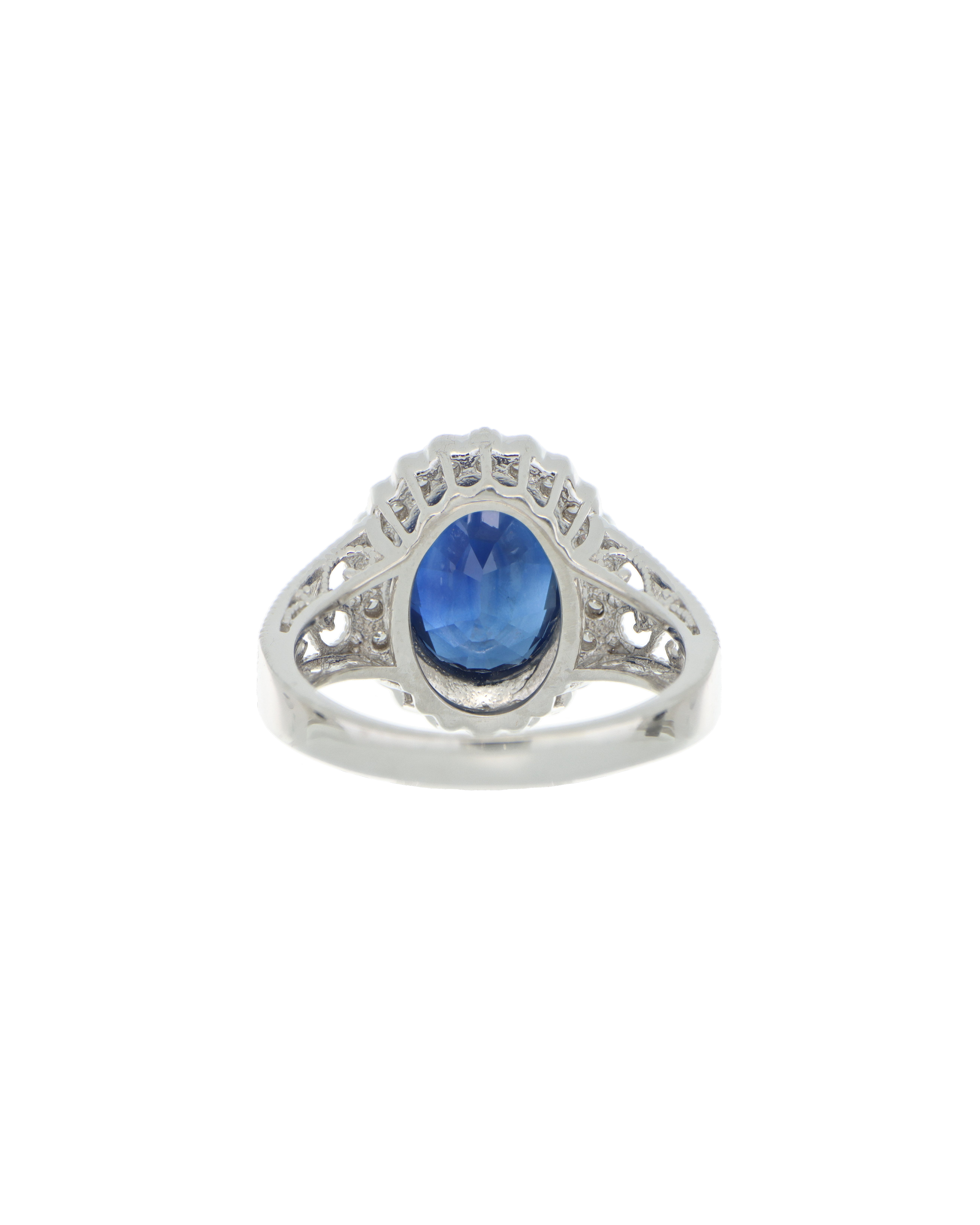Oval Sapphire and Diamond Halo Ring 3.8 ct Sapphire in Platinum 900