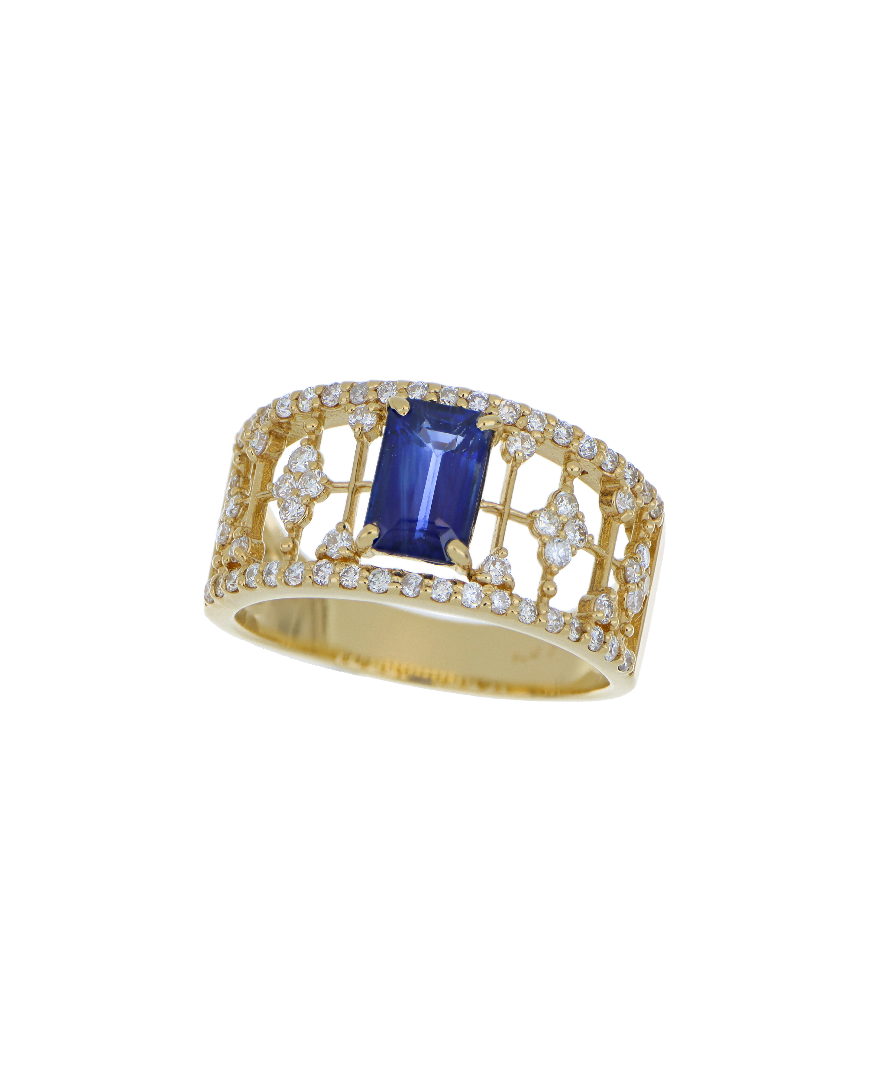 Sapphire Ring in Yellow Gold From Sri Lanka