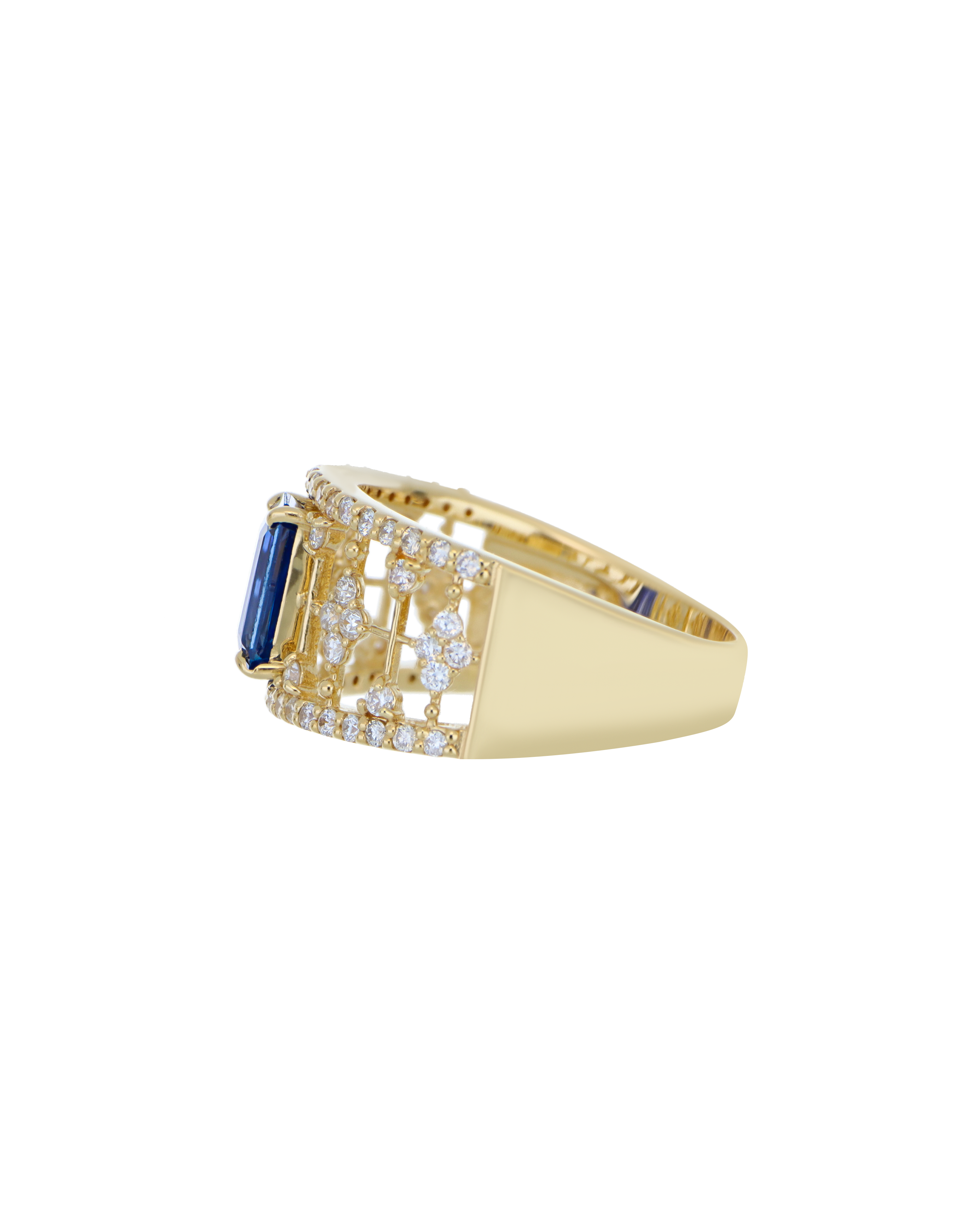 Sapphire Ring in Yellow Gold From Sri Lanka