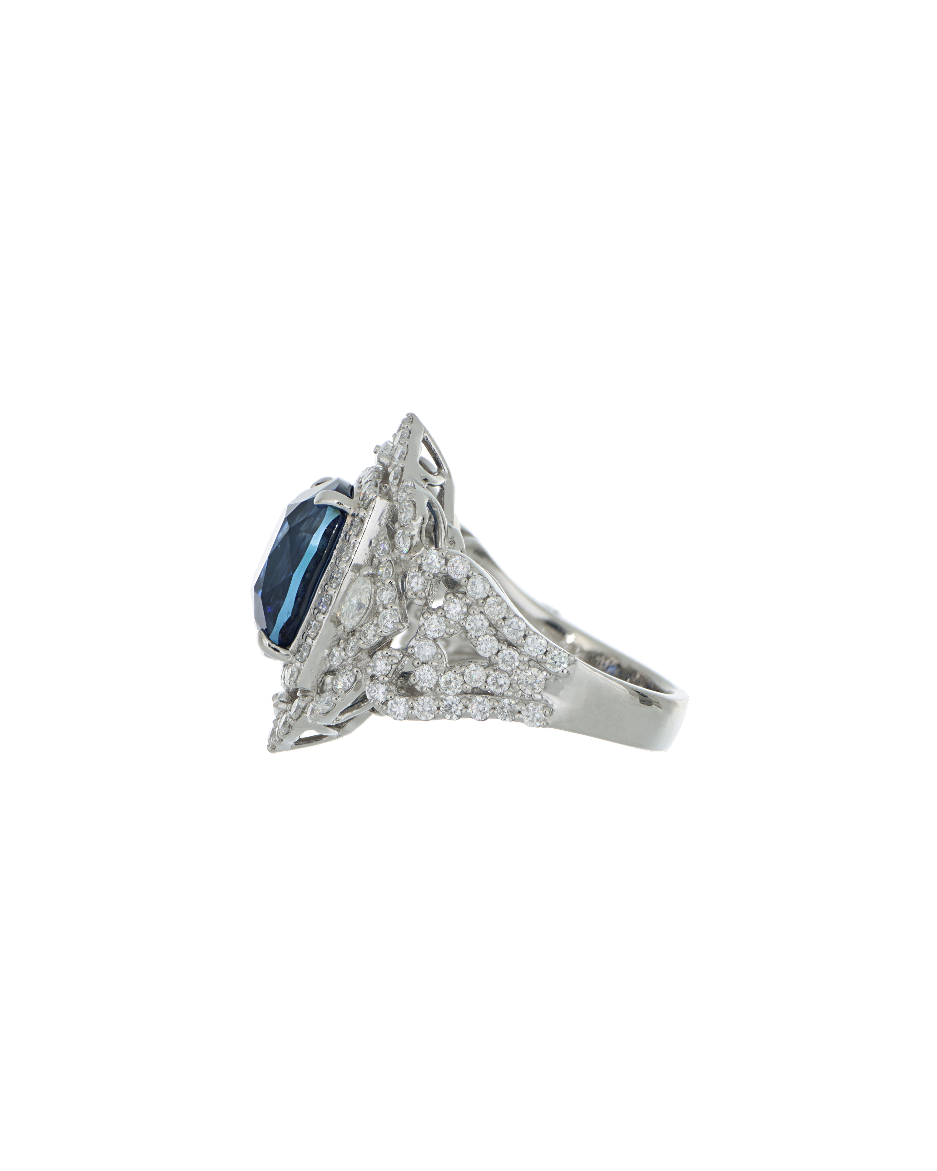 40173: Platinum 950  Blue Sapphire Ring  Cushion-Cut with Diamond Accents