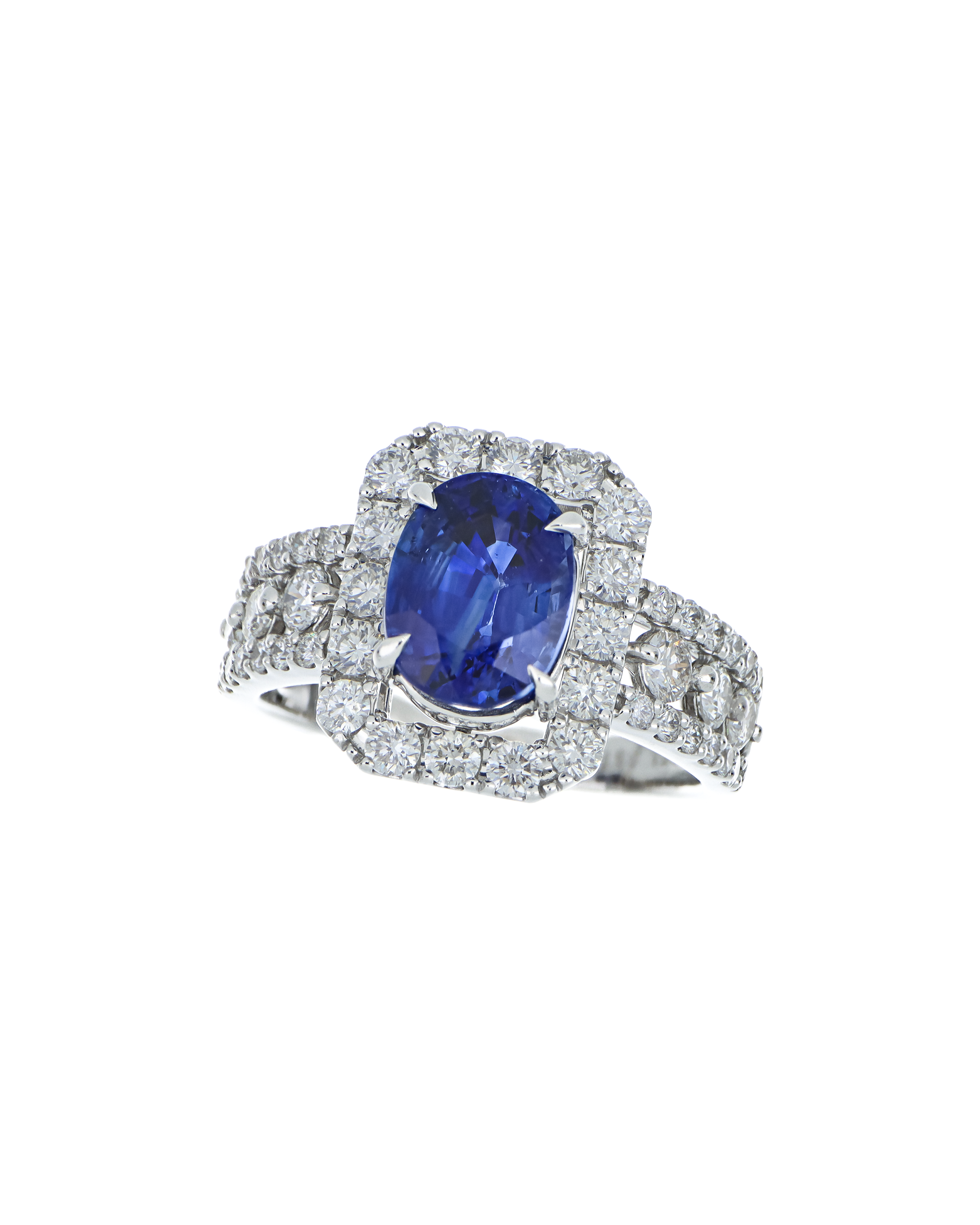 Sri Lankan Blue Sapphire Platinum Ring In Oval Motif