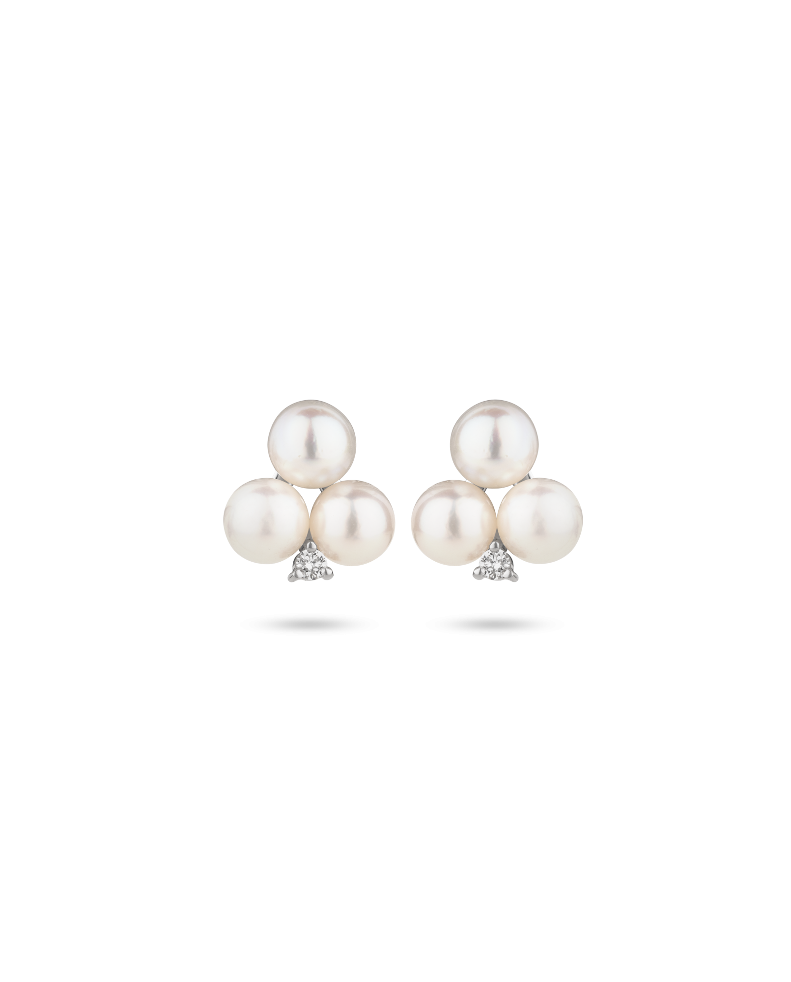 Cluster Stud Earrings with 2.5 carats of Akoya Pearls set in platinum 950