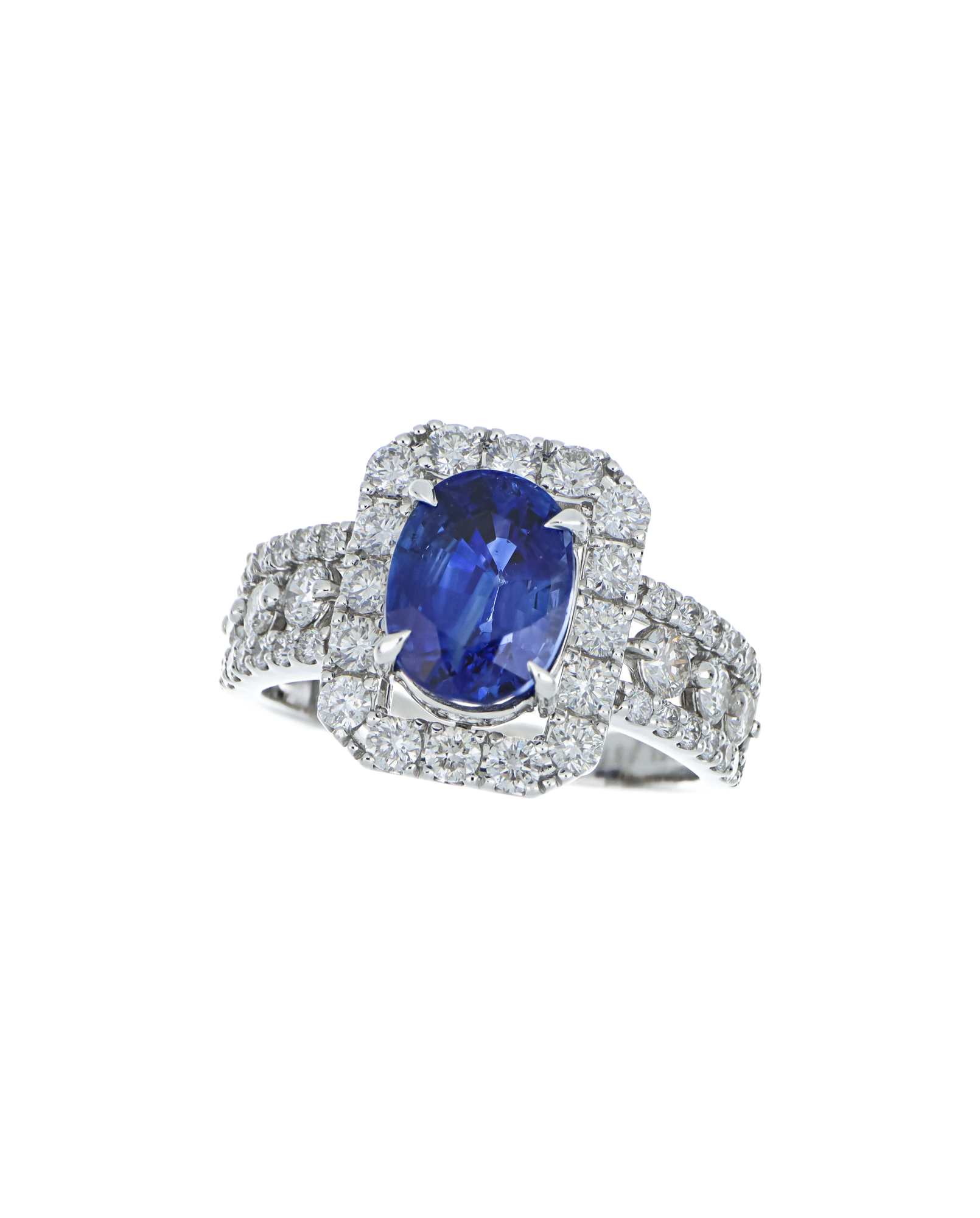 Sri Lankan Blue Sapphire Platinum Ring In Oval Motif
